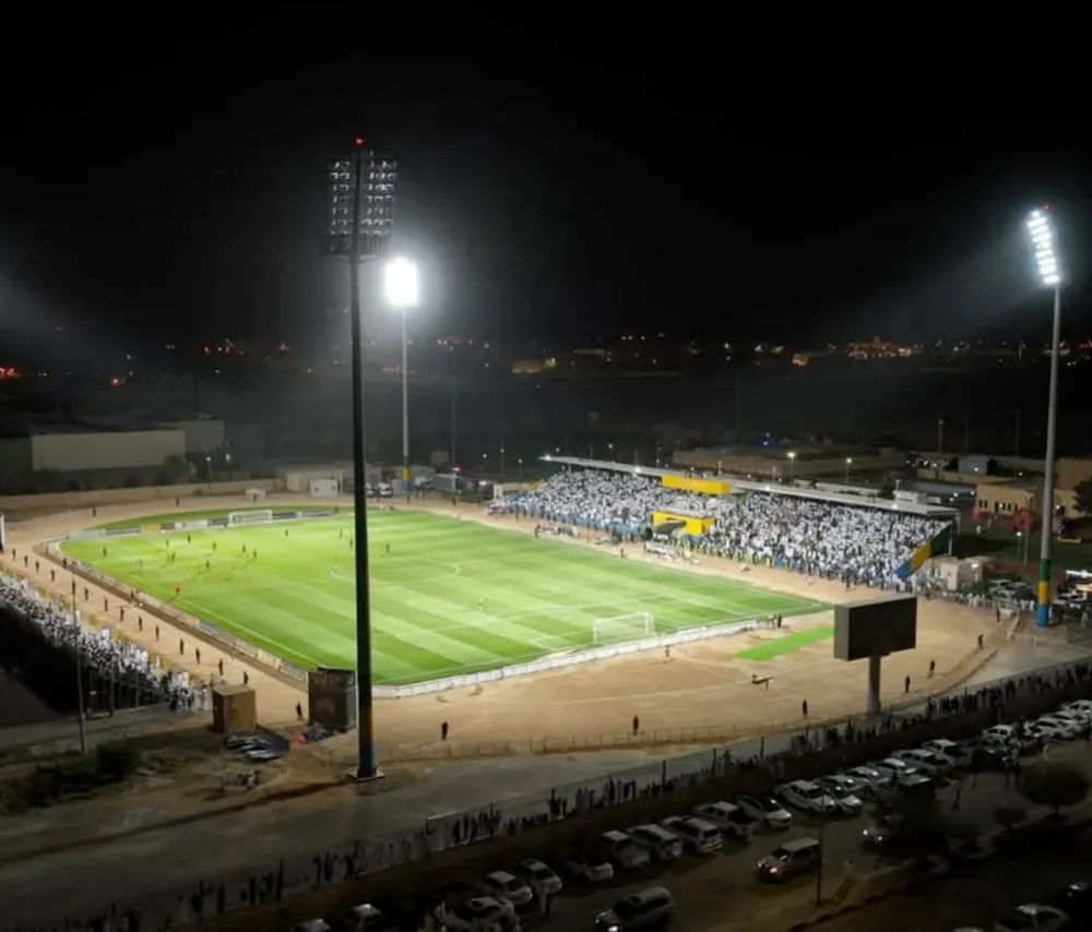 إنشاء مبنى الخدمات مع المدرجات بنادي العروبة